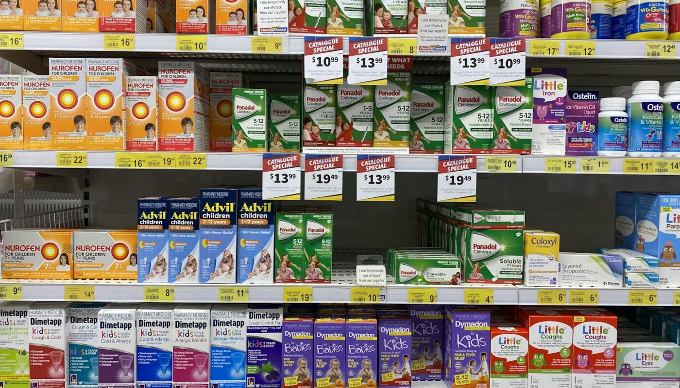 Drugstore shelves stocked with everyday remedies (photo: Franki Chamaki / Unsplash)
