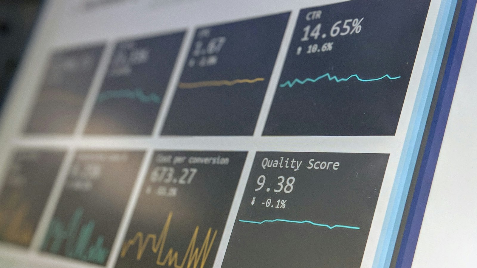 Display of marketing performance metrics (photo: Stephen Dawson / Unsplash)